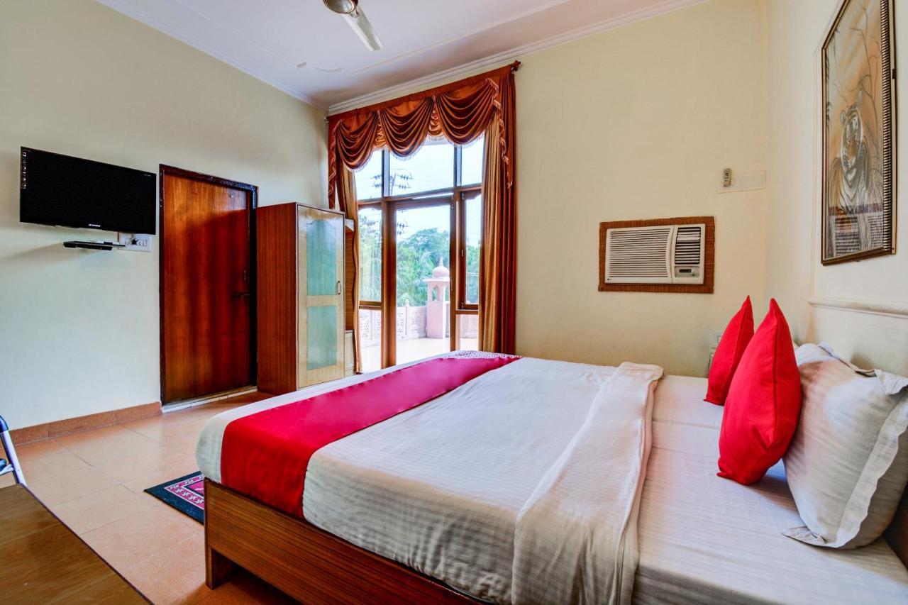 Ranthambhore Vilas Hotel Савай Мадхопур Екстериор снимка