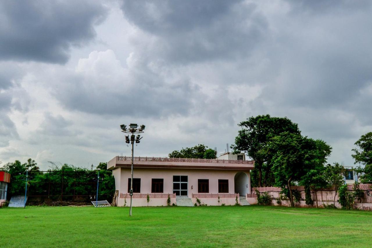 Ranthambhore Vilas Hotel Савай Мадхопур Екстериор снимка